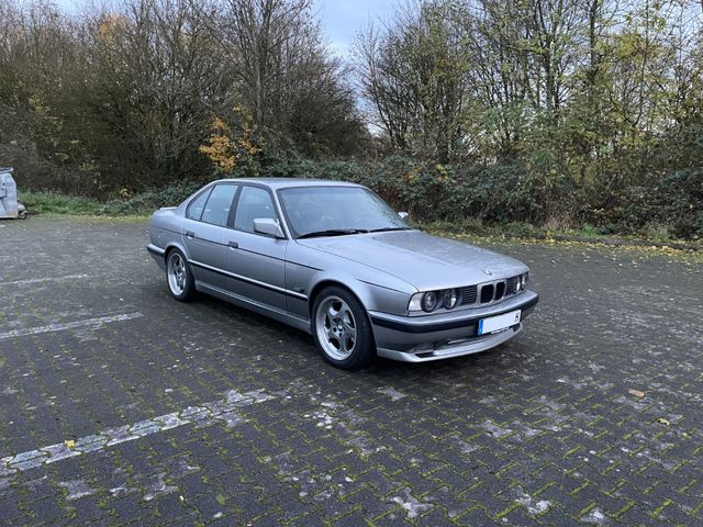 BMW 525 iA