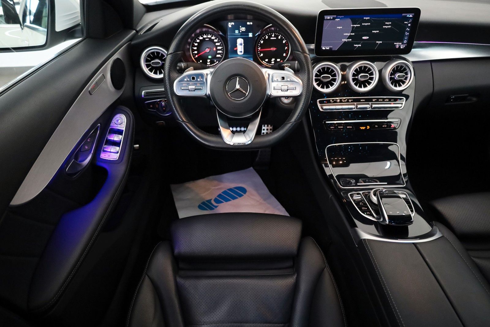 Fahrzeugabbildung Mercedes-Benz C 180 CGI Leder,Navi,LED,SH,Sternenhimmel,Park P
