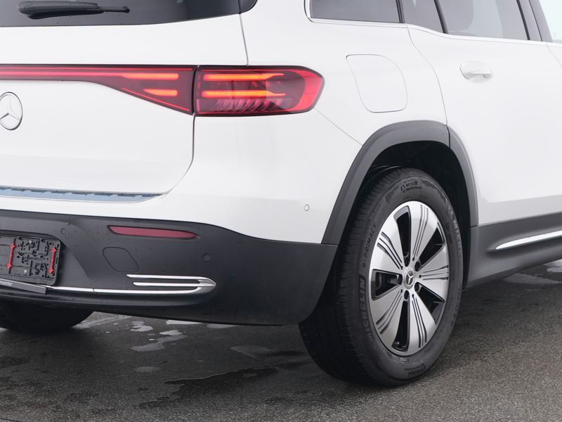 Fahrzeugabbildung Mercedes-Benz EQB 250+ BONUS+DISTRONIC+LENKRADHEIZ+AMBIENTE+