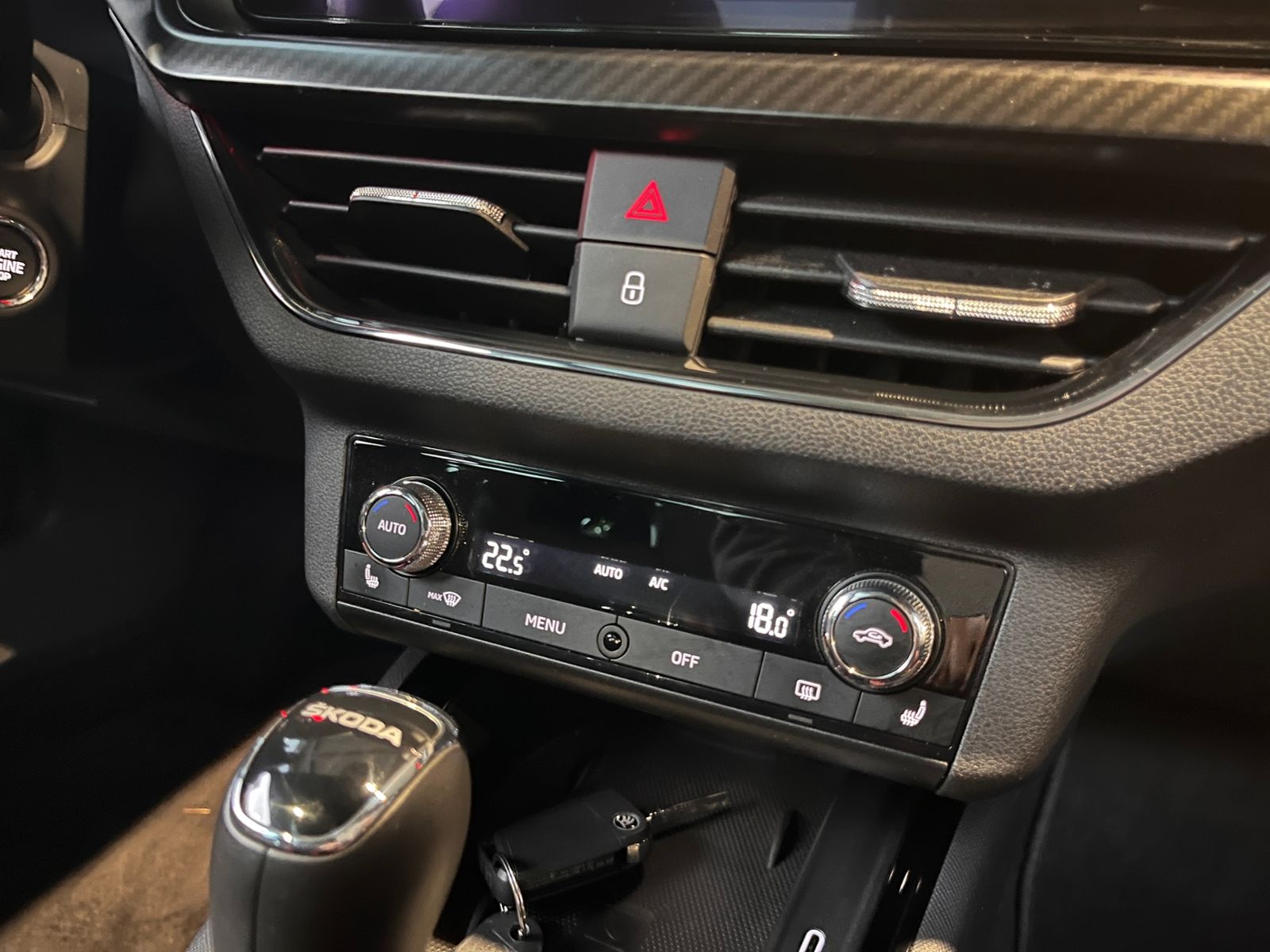 Fahrzeugabbildung SKODA Kamiq Monte Carlo LED NAVI ALU