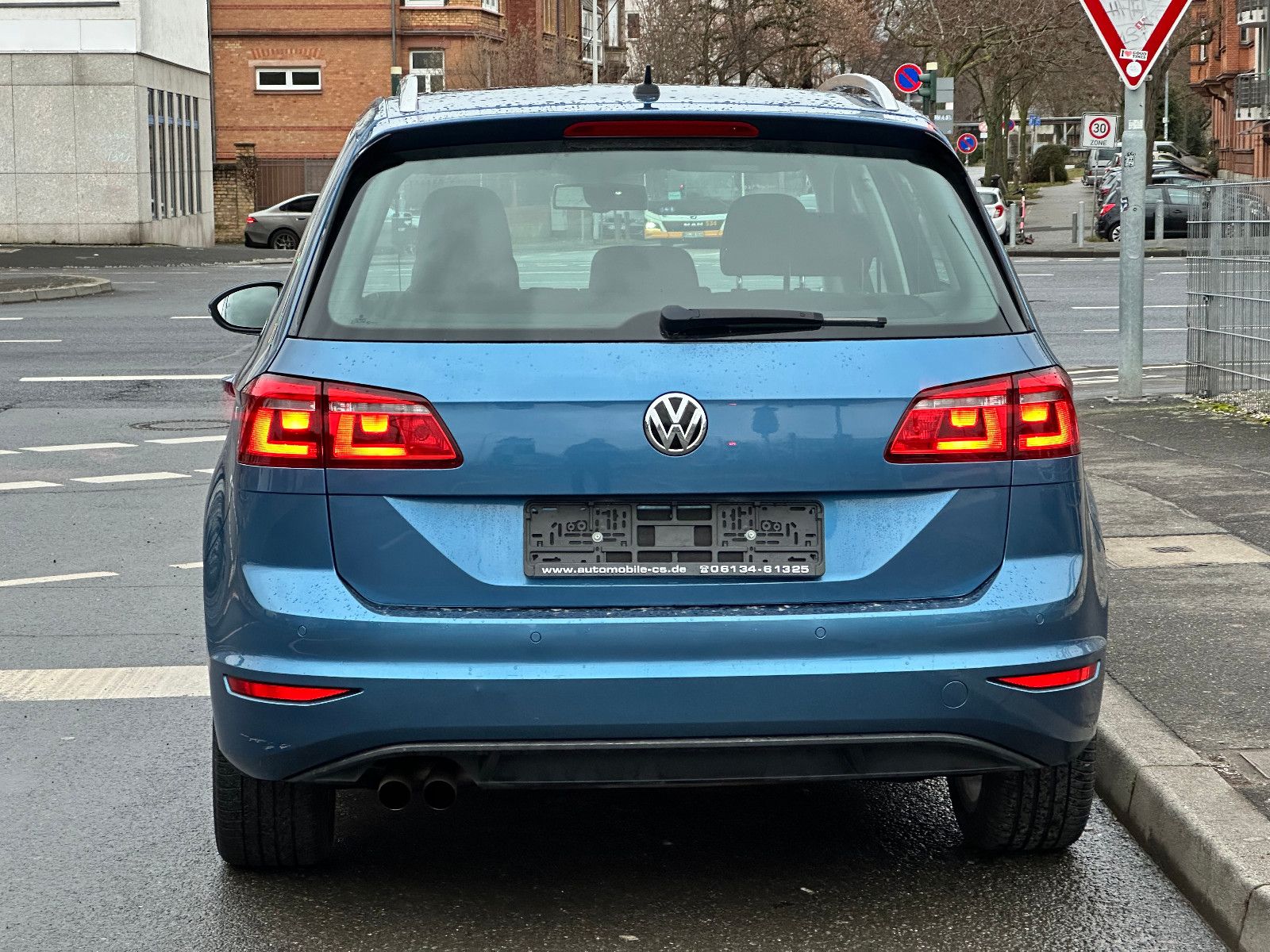 Fahrzeugabbildung Volkswagen GOLF SPORTSVAN VII HIGHLINE BMT*AHK+PANO+AUTOM.*