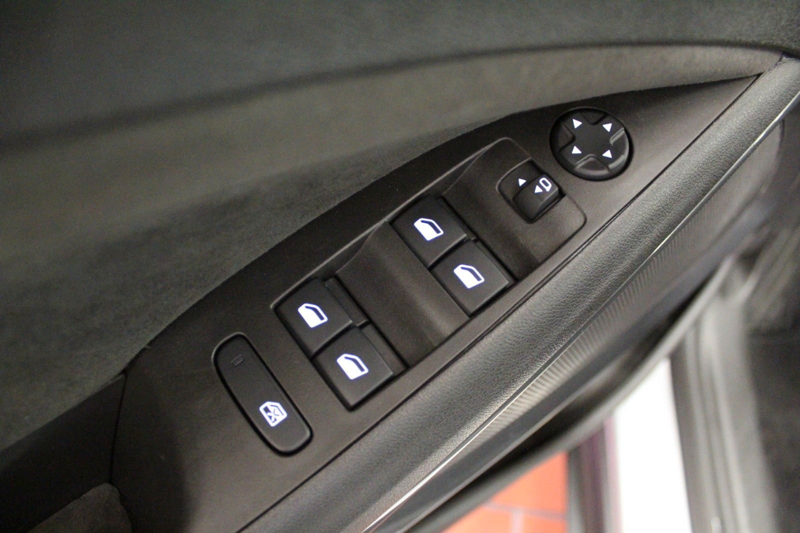 Fahrzeugabbildung Opel Crossland Ultimate 1.2 Turbo