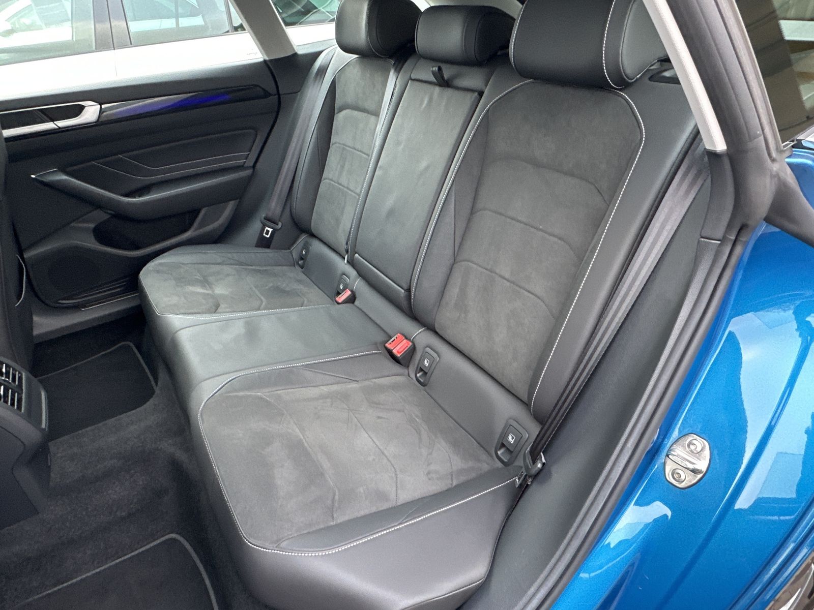 Fahrzeugabbildung Volkswagen Arteon SB 1.4 eHybrid DSG Elegance NAV+LED+PANO