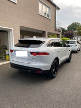 Jaguar F-Pace 30d AWD Prestige Automatik Prestige - Jaguar F-PACE Prestige mit Diesel-Antrieb