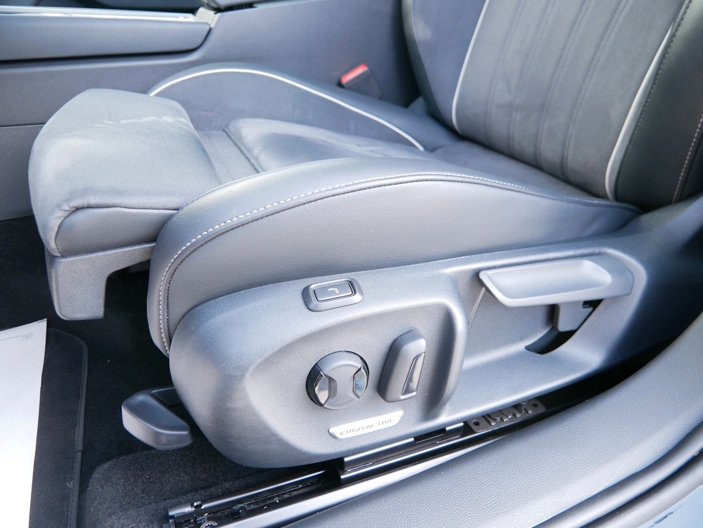 Fahrzeugabbildung Volkswagen Passat Variant 2.0 Business NEU56T AHK ACC Kamer