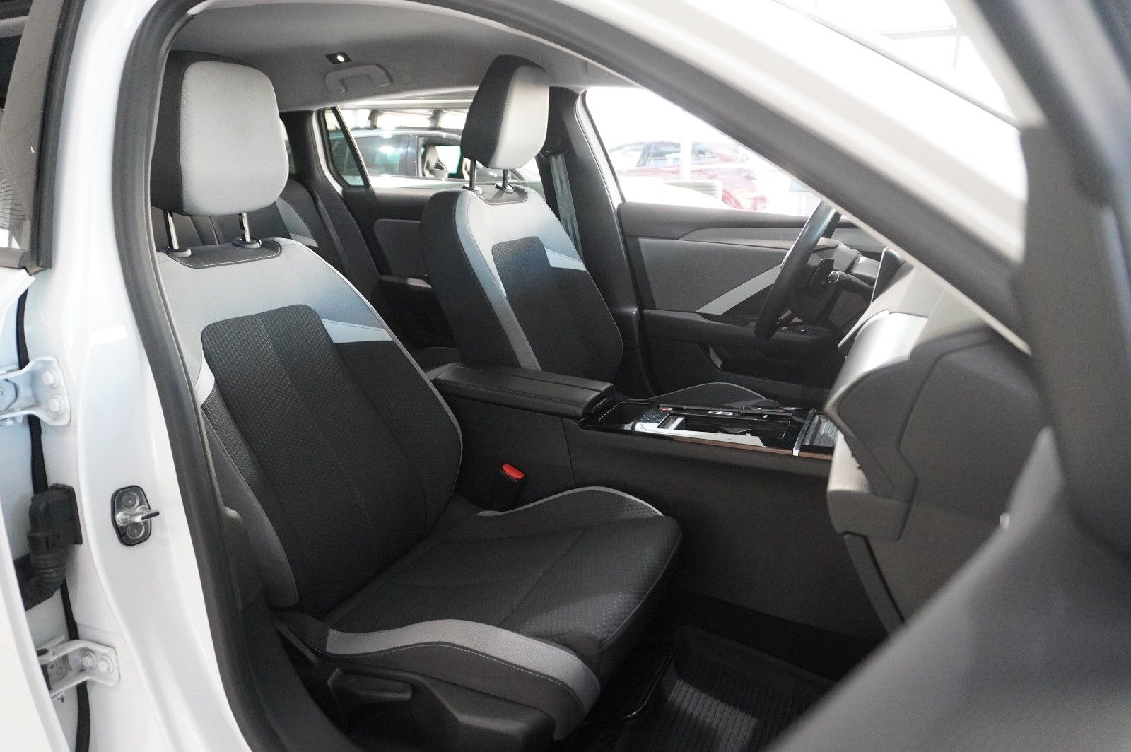 Fahrzeugabbildung Opel Astra L ST 1.5D BUSINESS NAVI/LED/KAMERA/SH/AHK