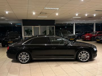 Audi A8 - 8