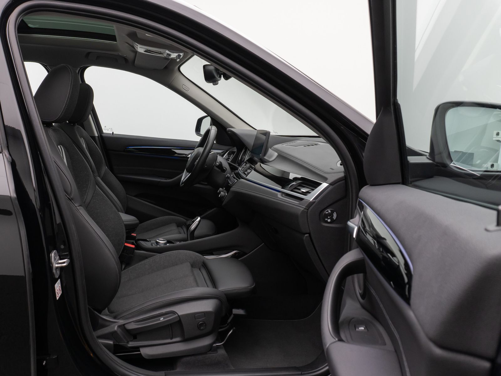 Fahrzeugabbildung BMW X1 xD20i Sport Line Panorama Kamera HUD DAB HiFi