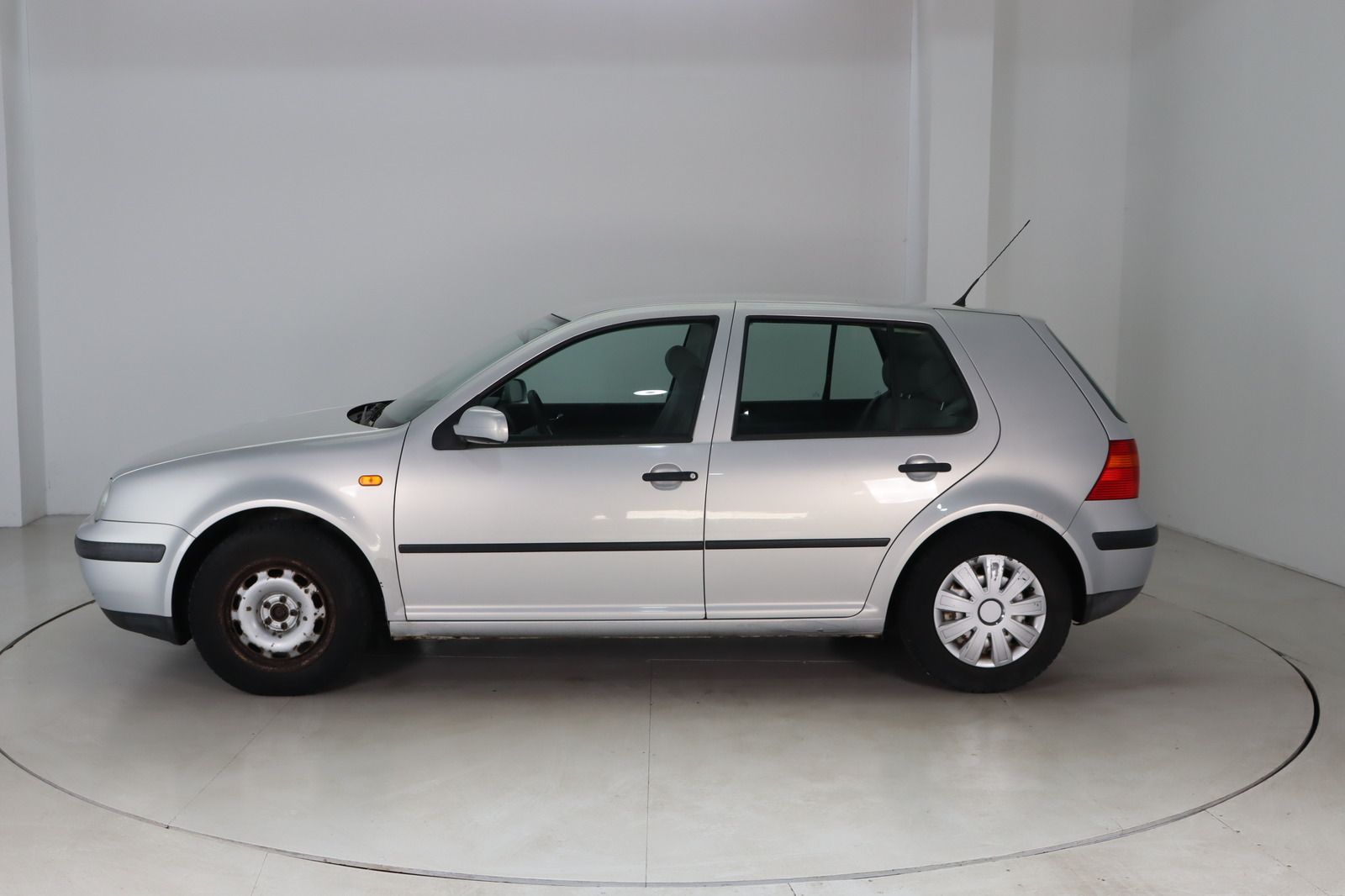 Fahrzeugabbildung Volkswagen Golf 1.6 * Klima *