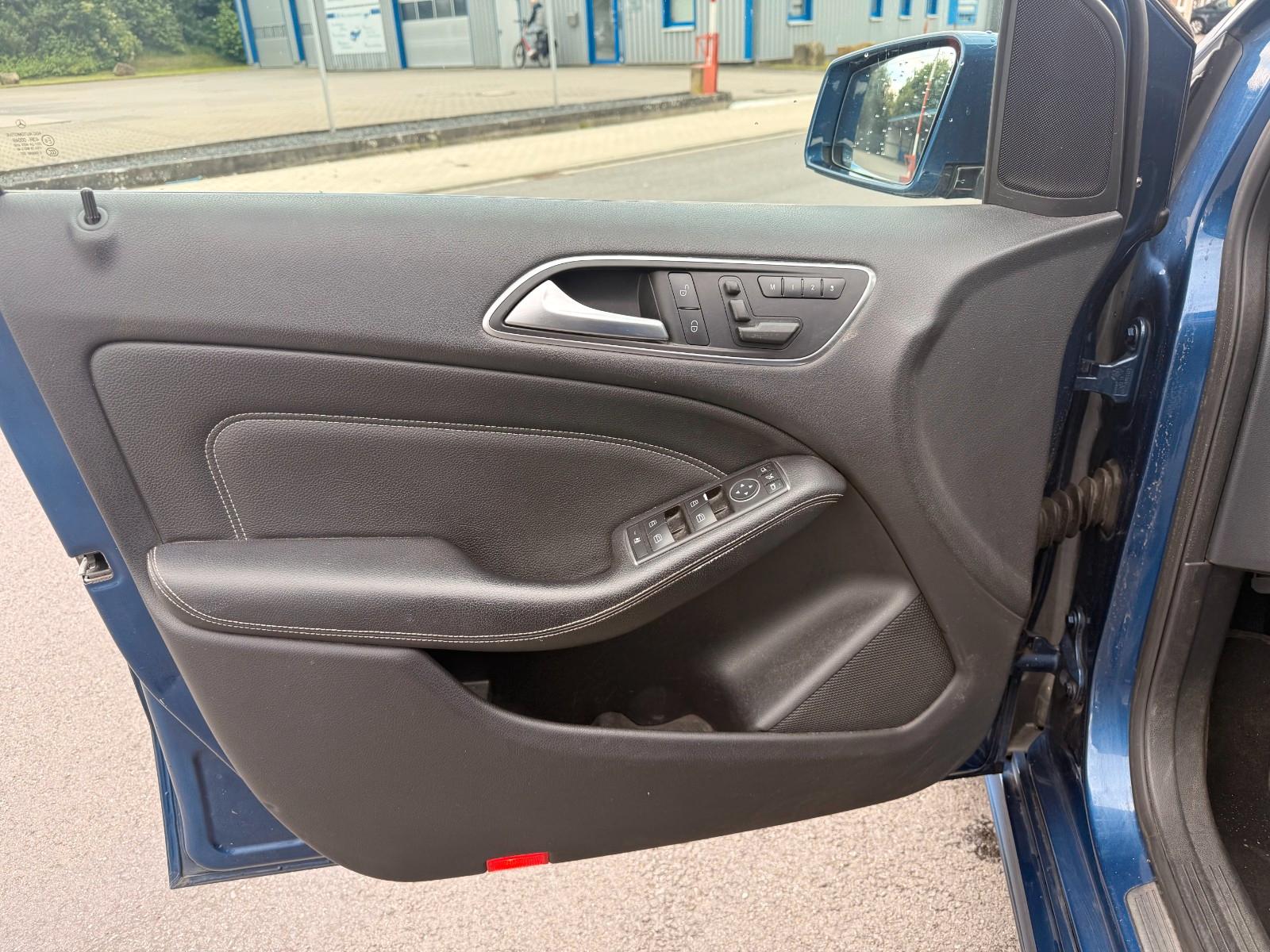 Mercedes-Benz B180 2011 — photo 14