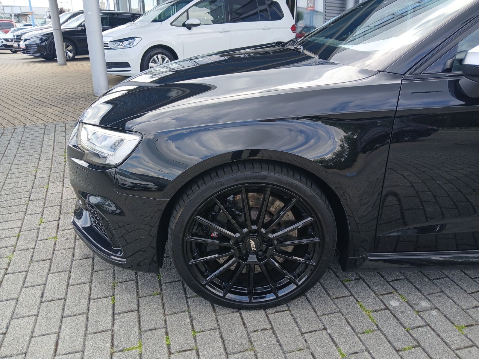 Fahrzeugabbildung Audi RS 3 Sportback quattro S-tronic Matrix Navi AVC