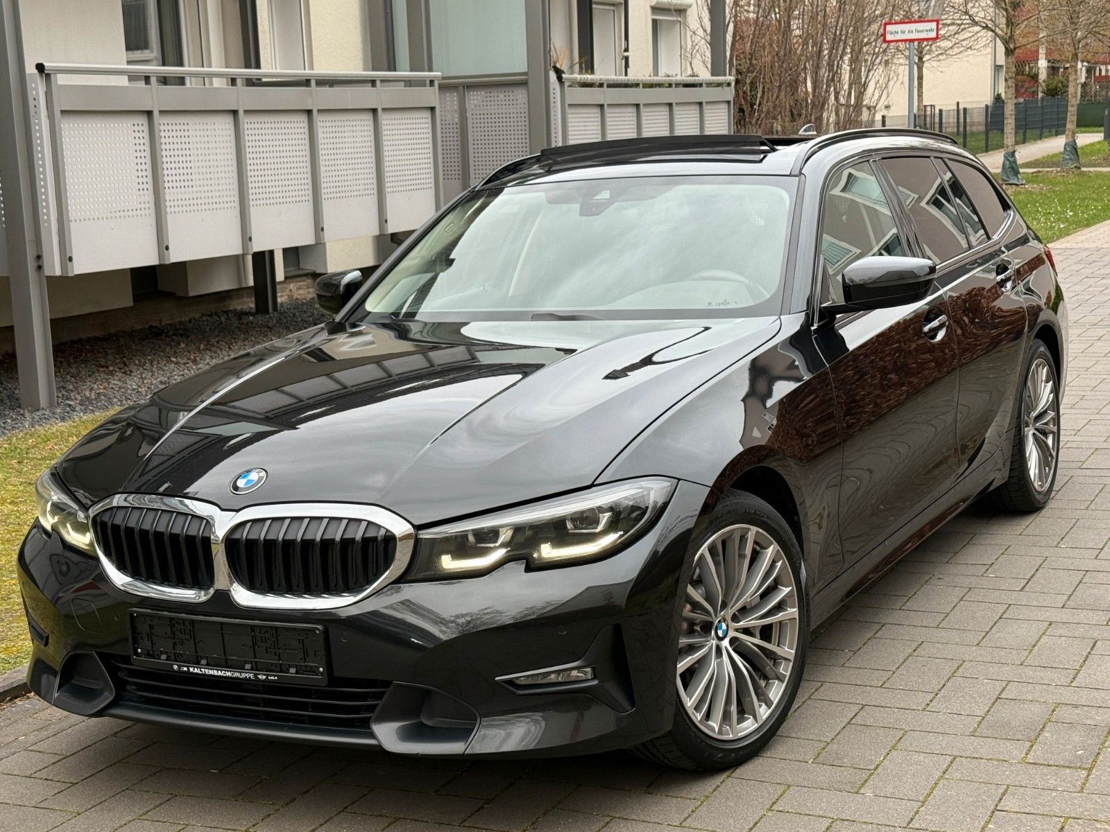 BMW 330d xDrive"Sport Line"Pano/Leder/MSportfahrwerk