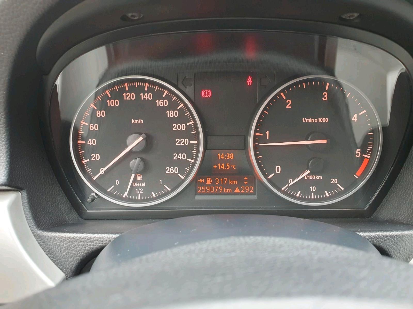 BMW 320 2011 — photo 5