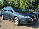 Volkswagen Passat Comfortline Tempoamt Xenon PDC - Volkswagen Passat Variant aus 2007