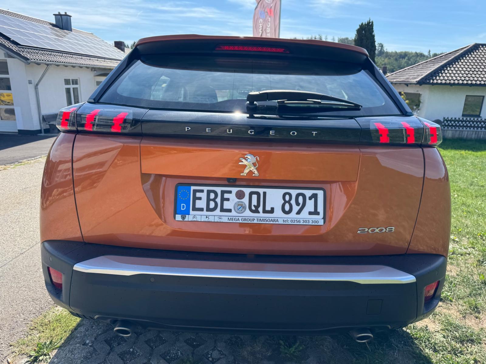Peugeot 2008 HYBRID 136 e-DSC6 Allure*AUT*PANO*LEDER*
