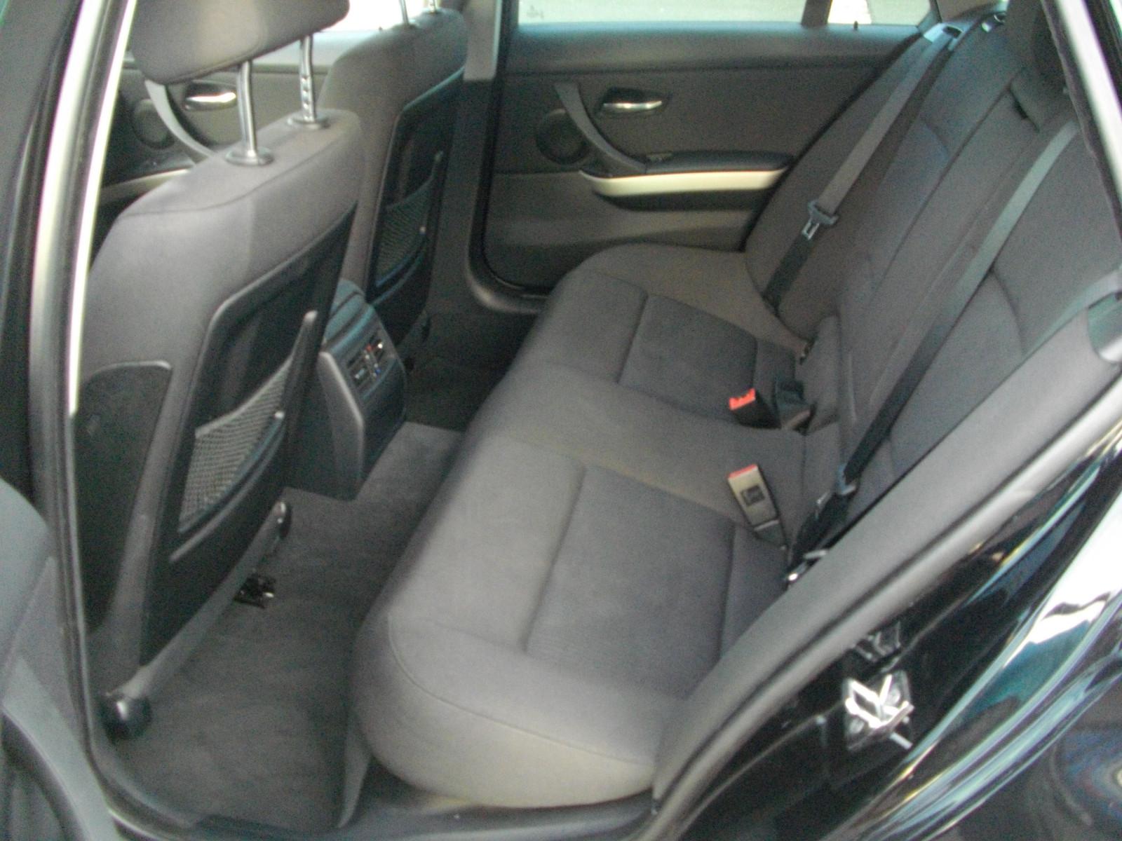 BMW 320 2009 — photo 12