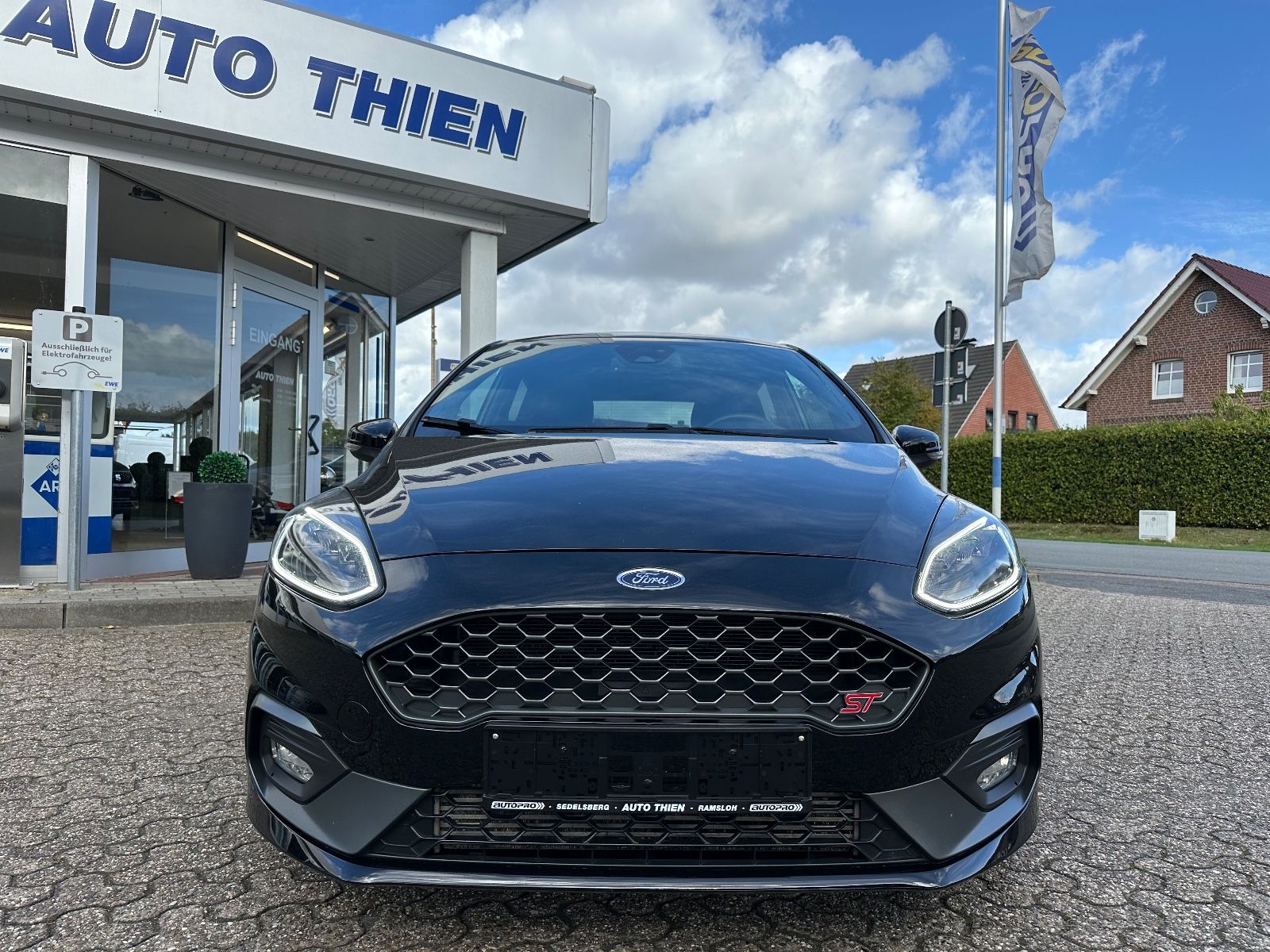 Fahrzeugabbildung Ford Fiesta 1.5 EB ST Leder-Exclusiv/Pano/LED