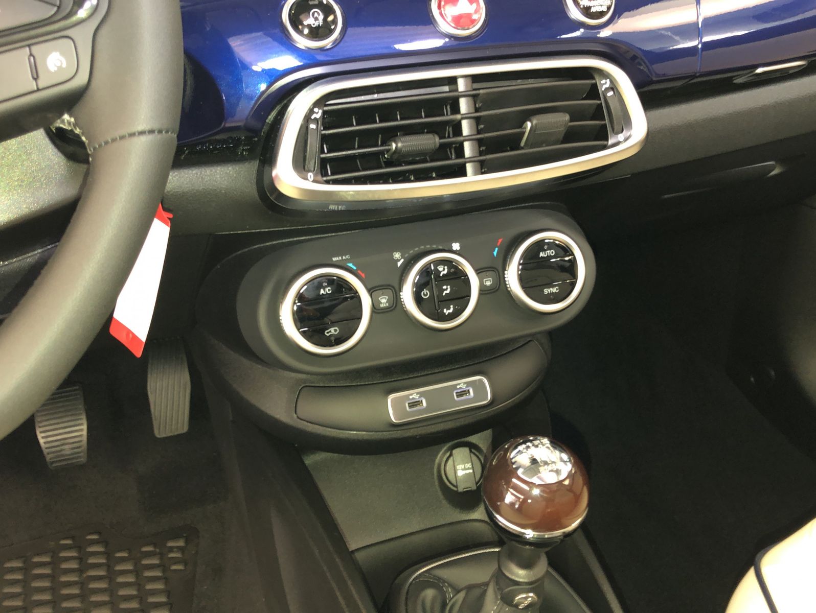 Fahrzeugabbildung Fiat 500X Yacht Club Capri