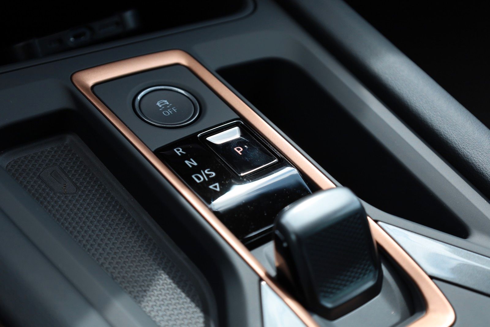 Fahrzeugabbildung CUPRA Leon Sportstourer 1.5 eTSI 110 kW DSG *AHZV