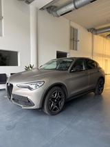 Alfa Romeo Stelvio Sprint Q4 - ACC/Navi/Kamera/8 - Fach - Alfa Romeo mit Diesel-Antrieb: Geländewagen