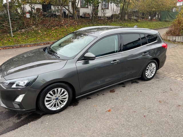 Ford Focus Turnier Titanium X