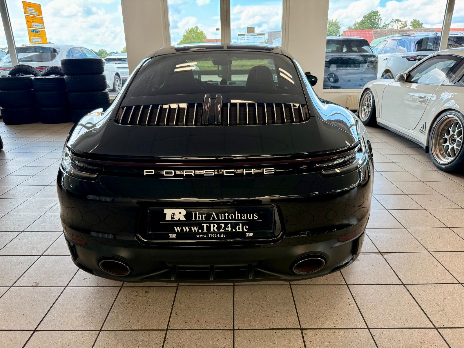 Fahrzeugabbildung Porsche 911 992 Carrera 4S SportDesign/ACC/SCP/APPROVED
