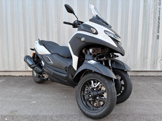 Tricity 300 Modell 2025 mit Klasse 3 / B