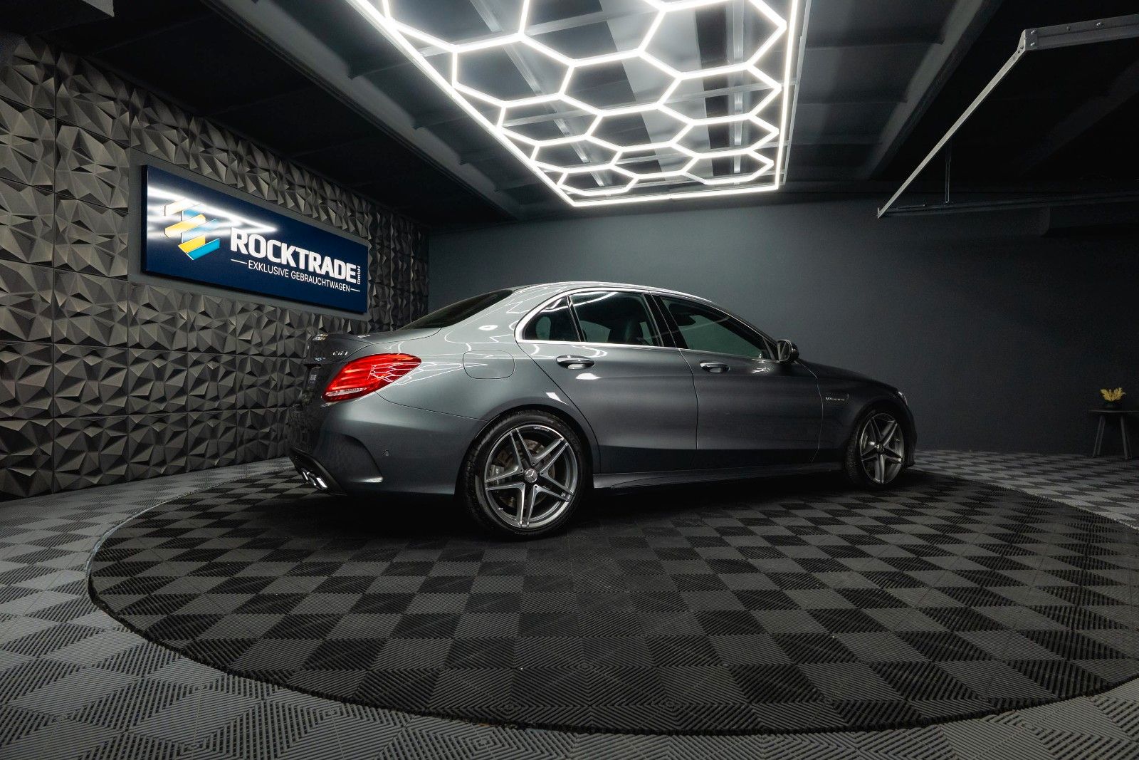 Fahrzeugabbildung Mercedes-Benz C 63 AMG Lim. | BURMESTER | LED | Top Zustand