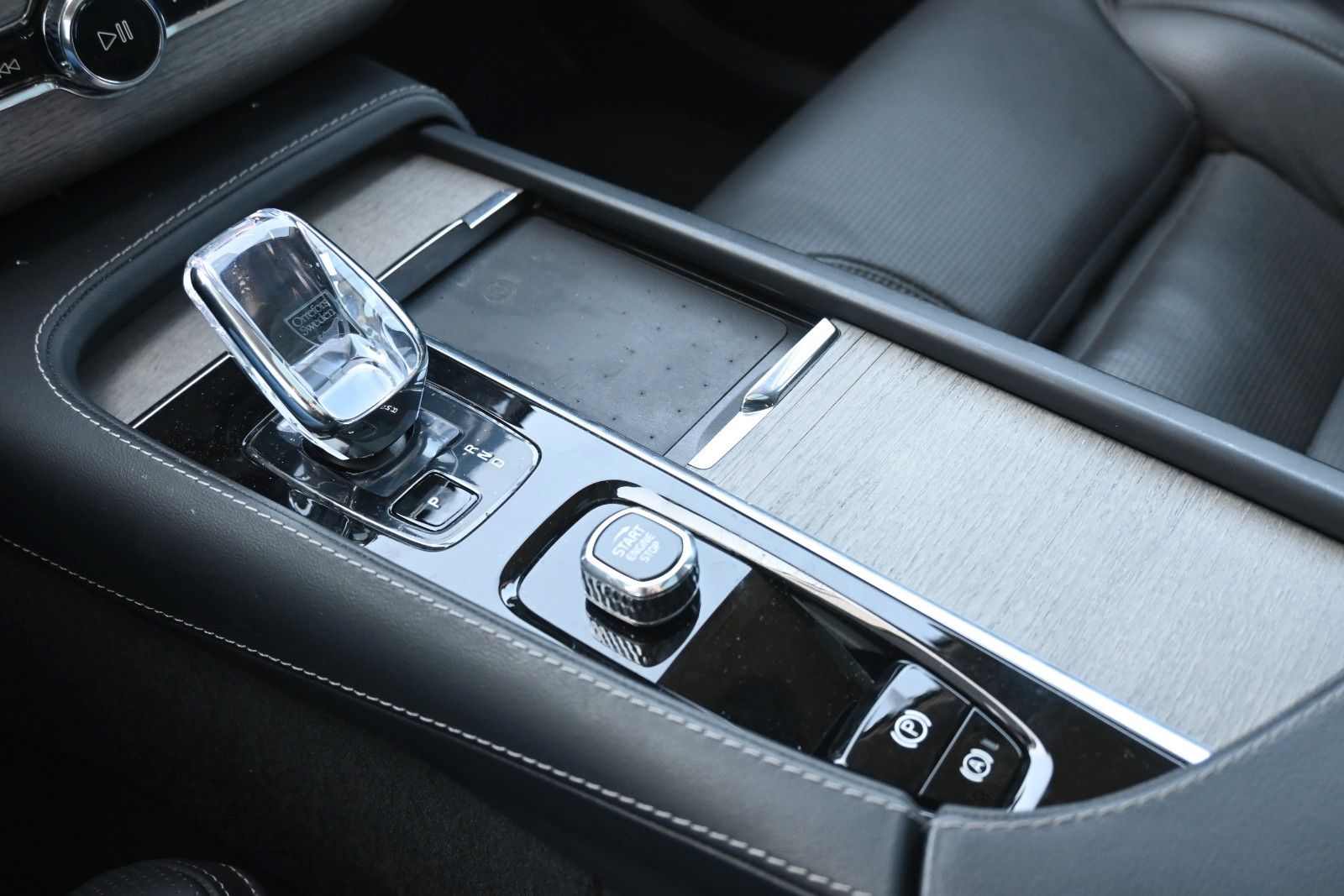 Fahrzeugabbildung Volvo XC90 B5 D AWD Dark*STDHZG*PANO*360°*