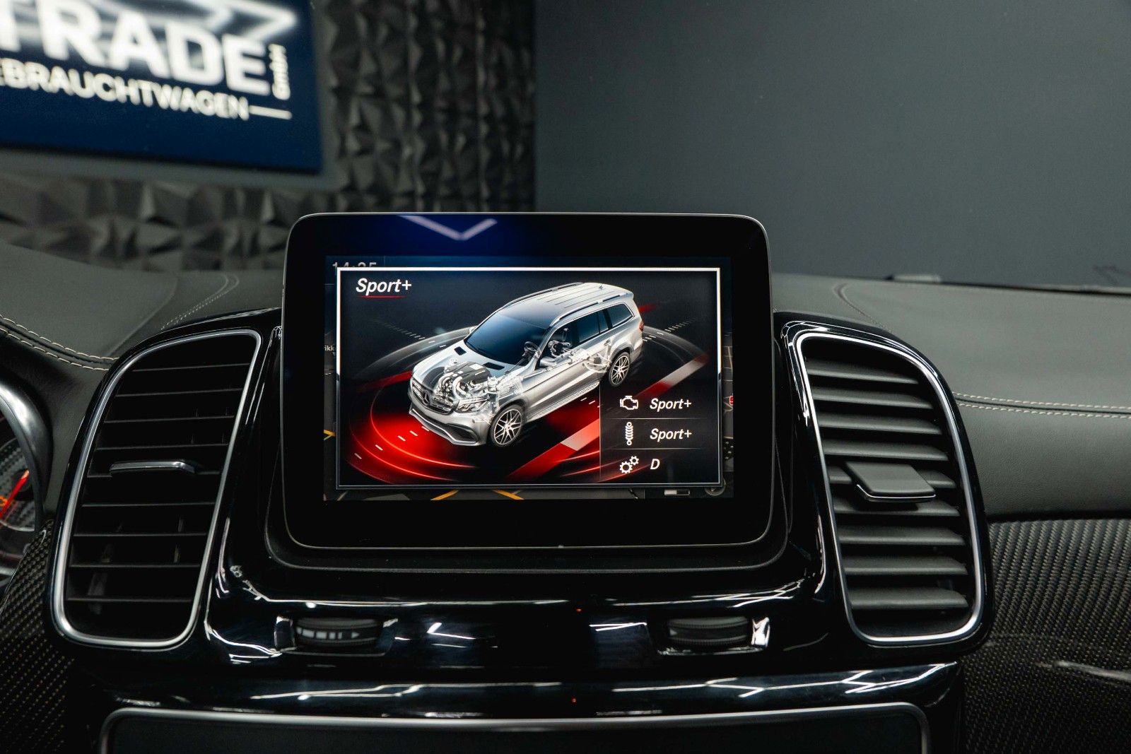 Fahrzeugabbildung Mercedes-Benz GLS 63 AMG 4Matic Night-Paket *ACC*Pano*Garantie