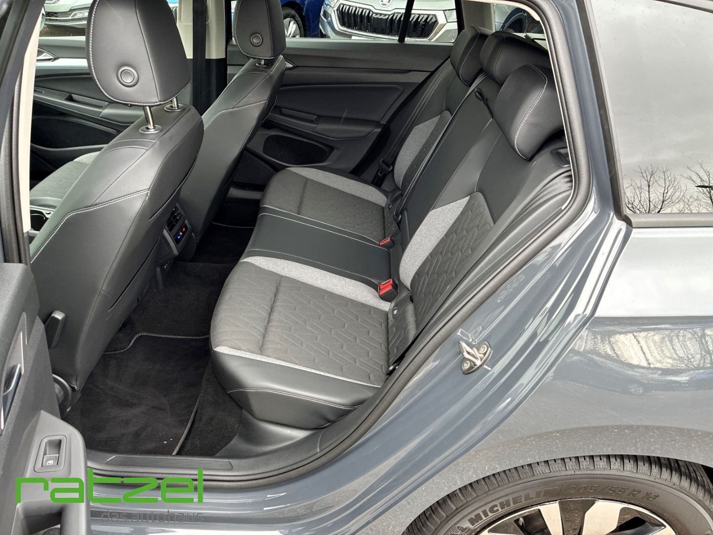 Fahrzeugabbildung Volkswagen Golf Variant 1.5 TSI Goal Navi vorb.Digitales Co