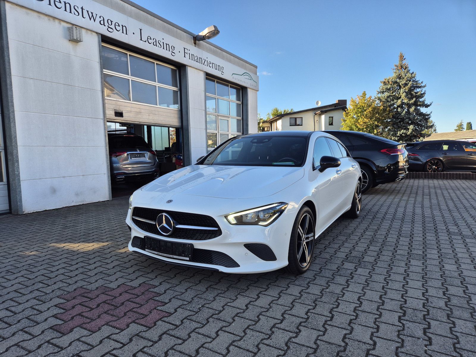 Mercedes-Benz CLA 220 Shooting Brake d Panoramadach, LED-Schei imagem 3