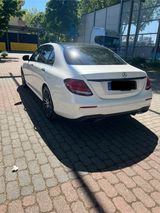 Mercedes-Benz Mercedes Benz E 220d - AMG Line - mit Diesel-Antrieb: Mercedes AMG