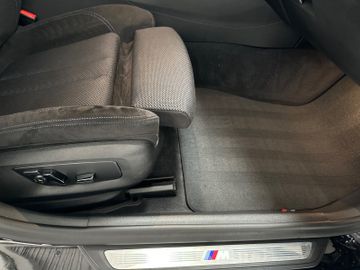 Fahrzeugabbildung BMW 530d M Sport Kam AHK LiveCockptPr Alarm HiFi 20"