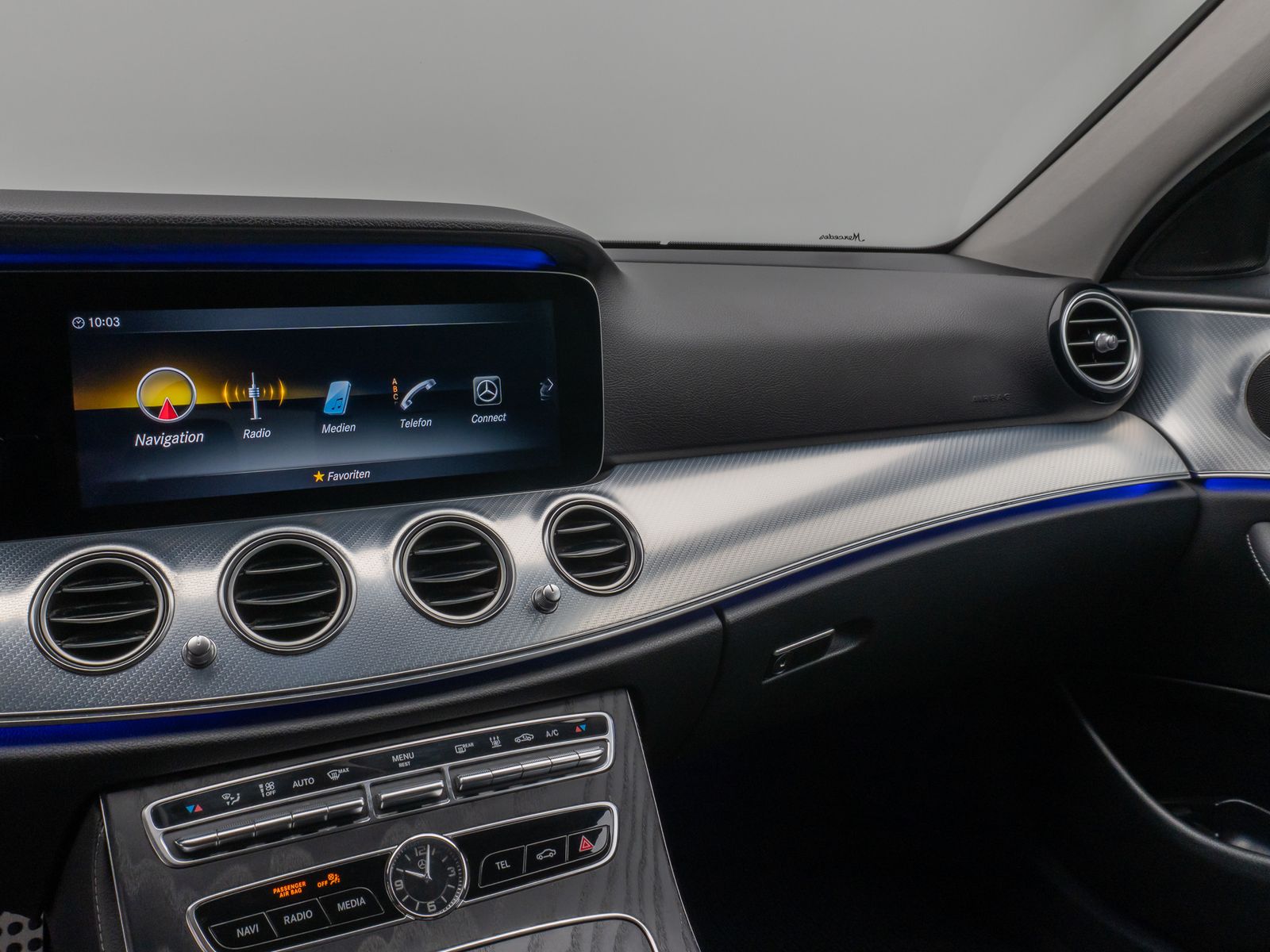 Fahrzeugabbildung Mercedes-Benz E 300 de Avantgarde Kamera AHK LED Standhzg AHK