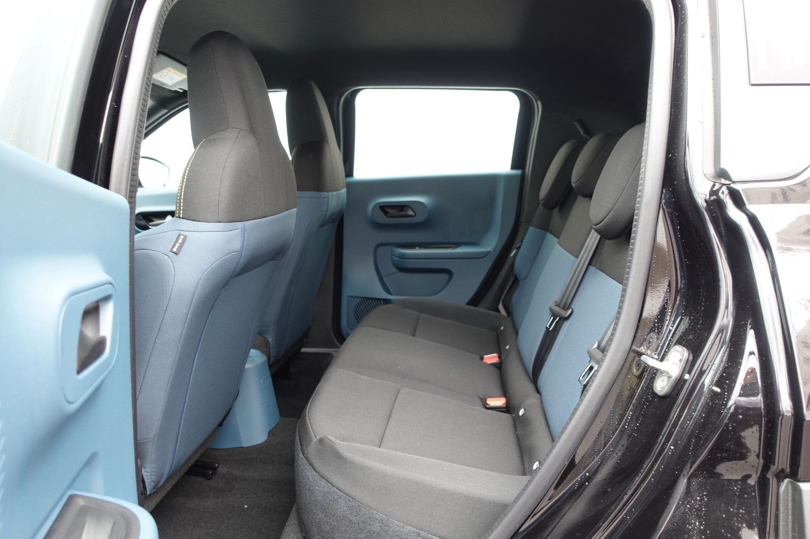 Fahrzeugabbildung Fiat Grande Panda 1.2 Automatik,Carplay, Pixel LED