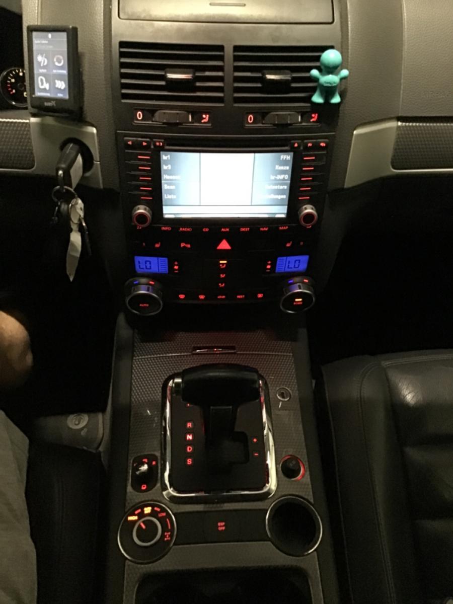 Volkswagen Touareg 2006 — photo 21