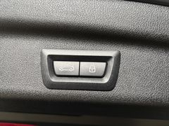 Fahrzeugabbildung BMW 218i Active Tourer M Sport -- Pano/HeadUp/19LM