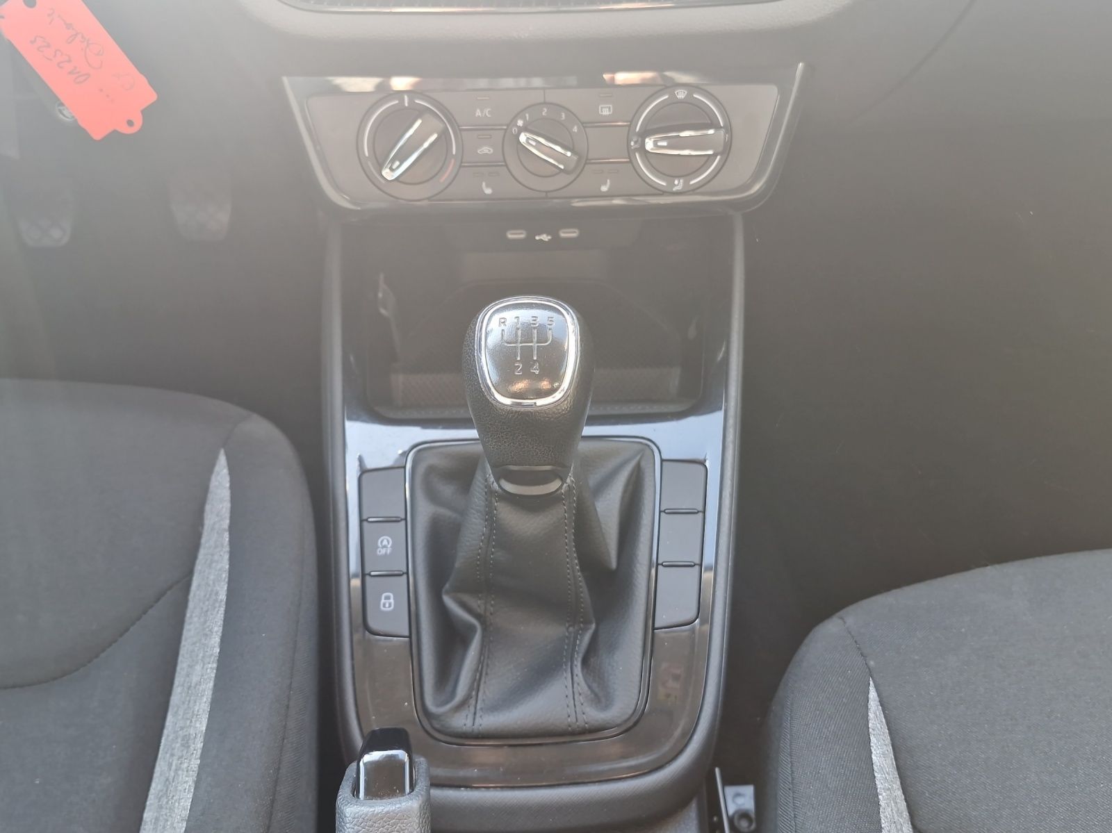 Fahrzeugabbildung SKODA Fabia Active 1.0 LED SH