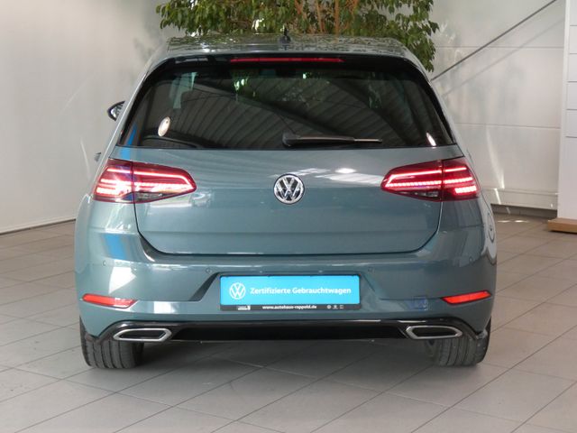 Golf VII 2.0 TDI IQ.DRIVE R-LINE DSG ACC STHZ