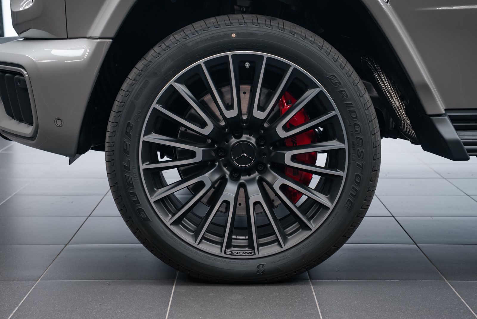 Fahrzeugabbildung Mercedes-Benz G 63/MY 2027/ SUPERIOR/CARBON