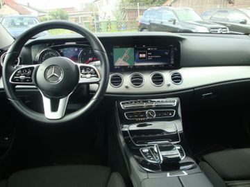 Mercedes E 300 - 11