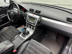 Fahrzeugabbildung Volkswagen Passat Variant 1.9 TDI Highline Tempom. Klimaaut