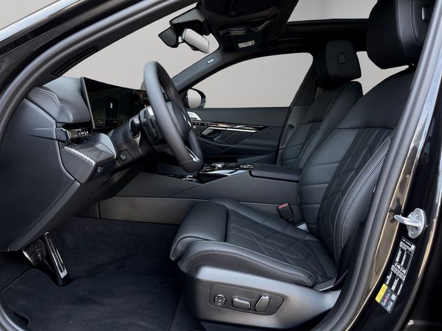 Foto Nummer 9: BMW 550e xDrive