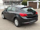 Opel Astra J Selection 1.Hand 1.6 Klima Temp. PDC - Opel Astra Selection mit Benzin-Antrieb