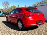 Opel Astra J*NAVI*KLIMA*TEMPOMAT*VOLLSCHECKHEFT* - Opel Astra: Limousine, J