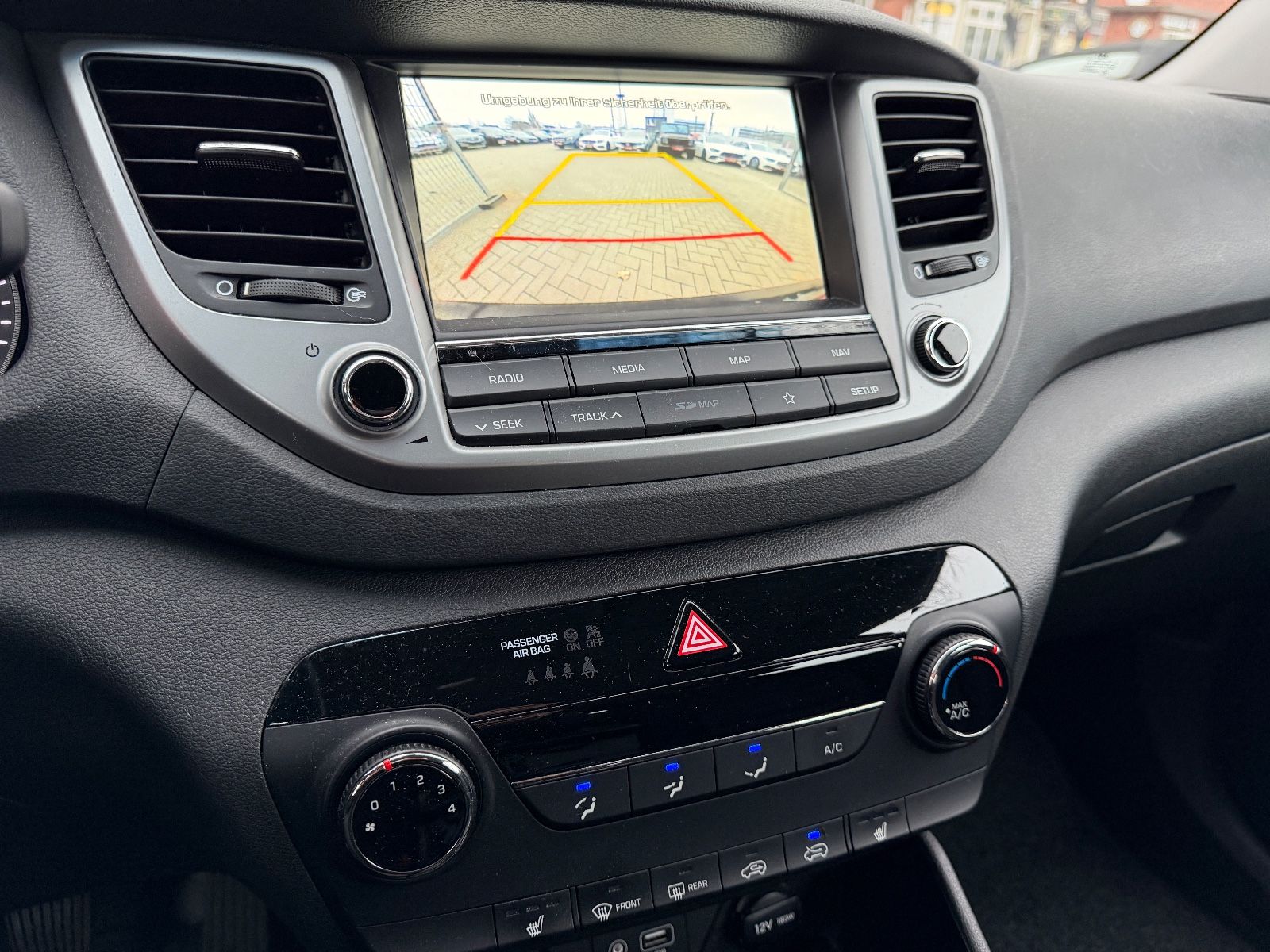 Fahrzeugabbildung Hyundai Tucson 1.6 GDI*KAMERA*NAVI*PDC*SITZHEIZ*PDC*ALU