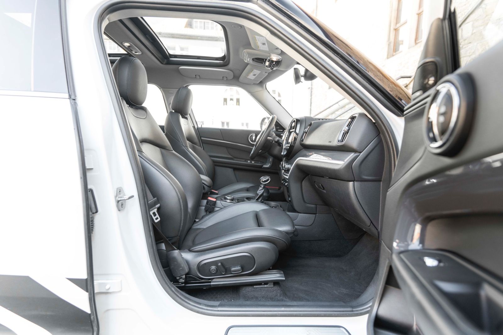 Fahrzeugabbildung MINI Cooper SE Countryman ALL4 H&K HUD LED KAM PANO