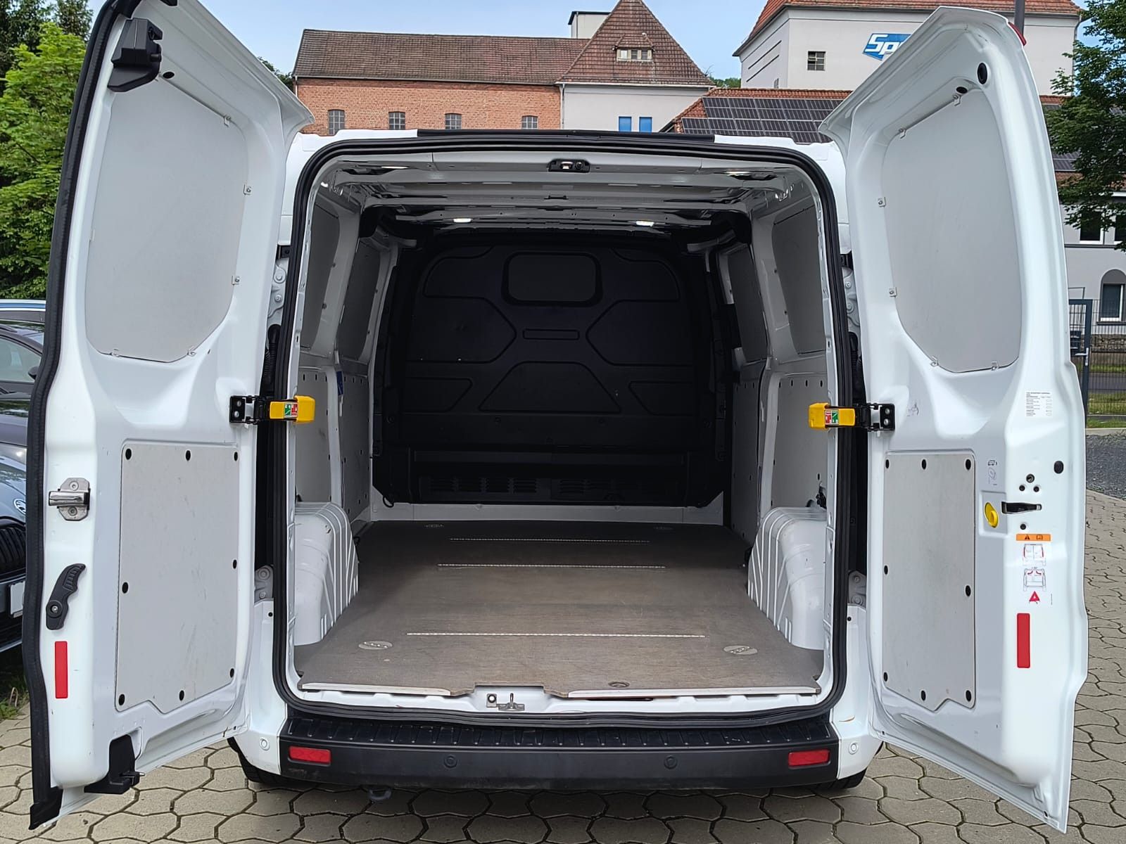 Fahrzeugabbildung Ford Transit Custom 320 L2 TEMP/NAVI/KAM/KLIMA/HOLZ