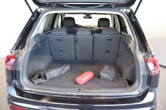 Volkswagen Tiguan R-LINE 2.0 TDI 4M AID+ACC+SIDE+PANO+AHK